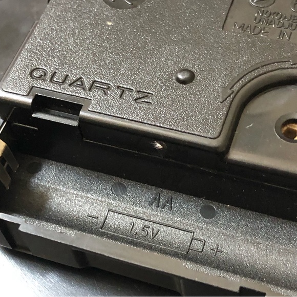 Quartz clock - Picture 11 of 12